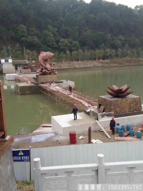 紫銅鍛造小魚雕塑 立體魚雕塑 圓雕水景金魚雕塑